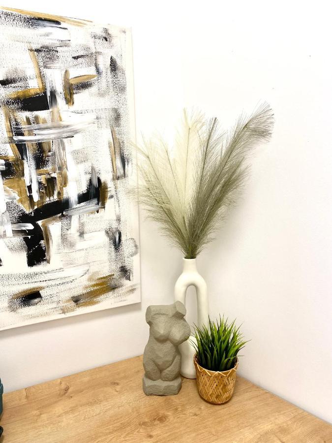 Brand New Design Studio Emerald - Old Town A/C Bratislava Esterno foto
